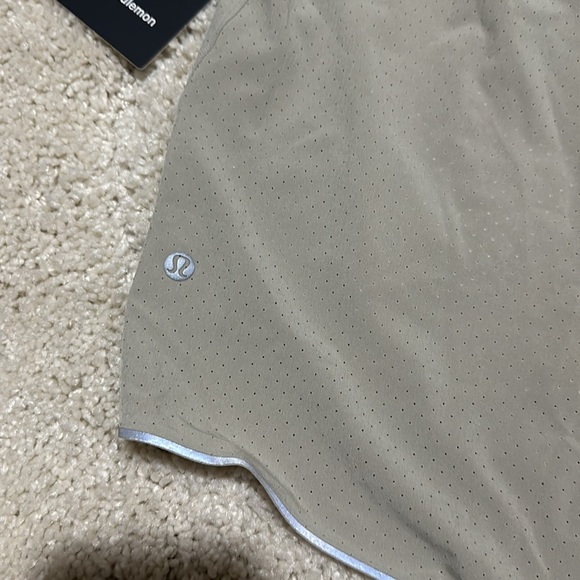 Lululemon Short 6” - Picture 4 of 5